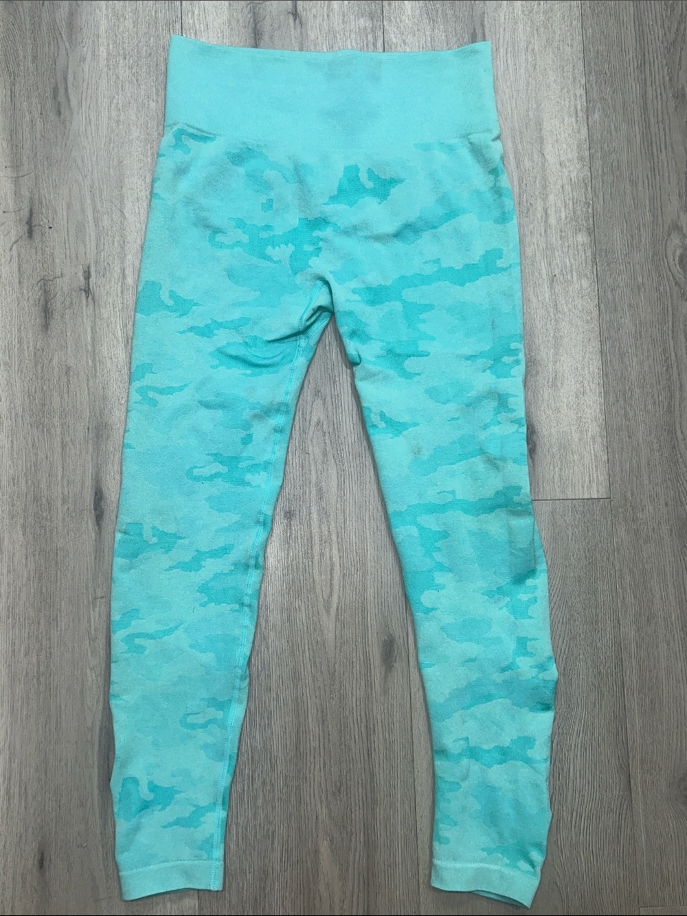 Women’s Aqua Camo Highwaisted Leggings Large